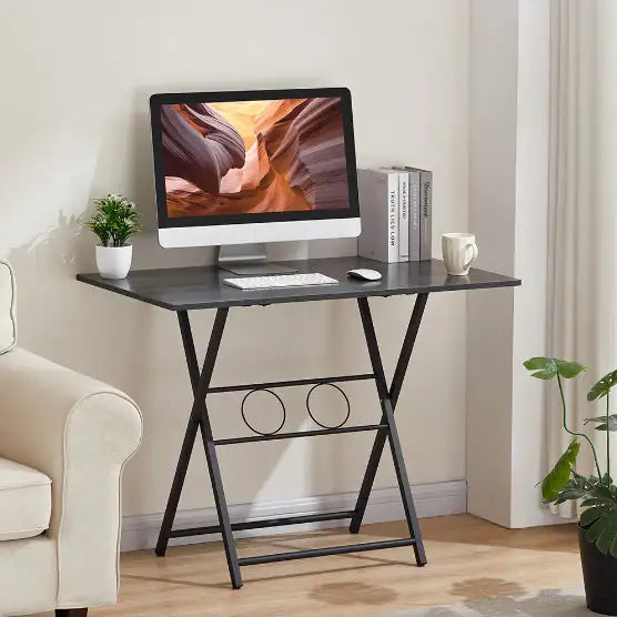 A Small Foldable Desk For Small Spaces