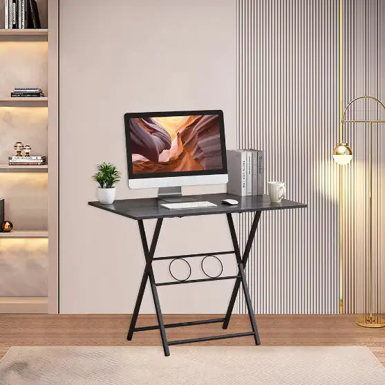 A Small Foldable Desk For Small Spaces